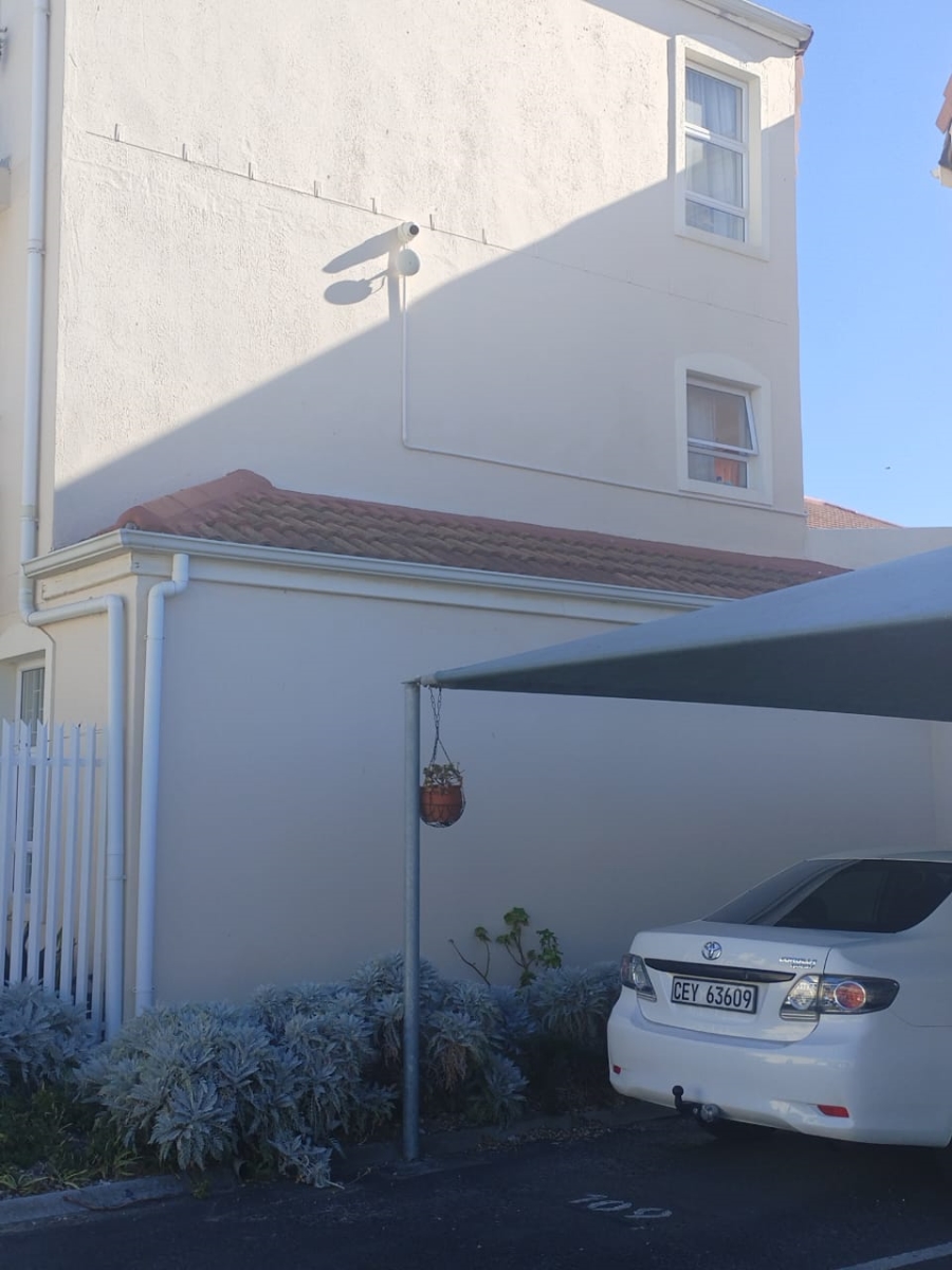 2 Bedroom Property for Sale in Whispering Pines Western Cape